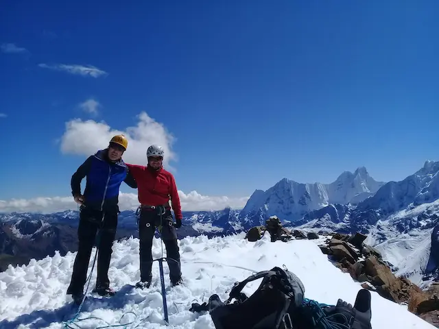 Huayhuash Trek - Climbing nevado Diablo Mudo